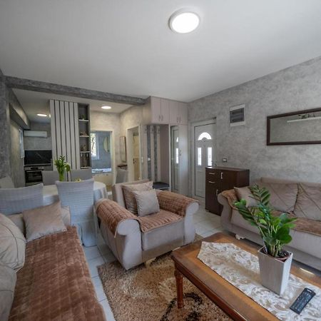 Apartman Anja Risan Zewnętrze zdjęcie