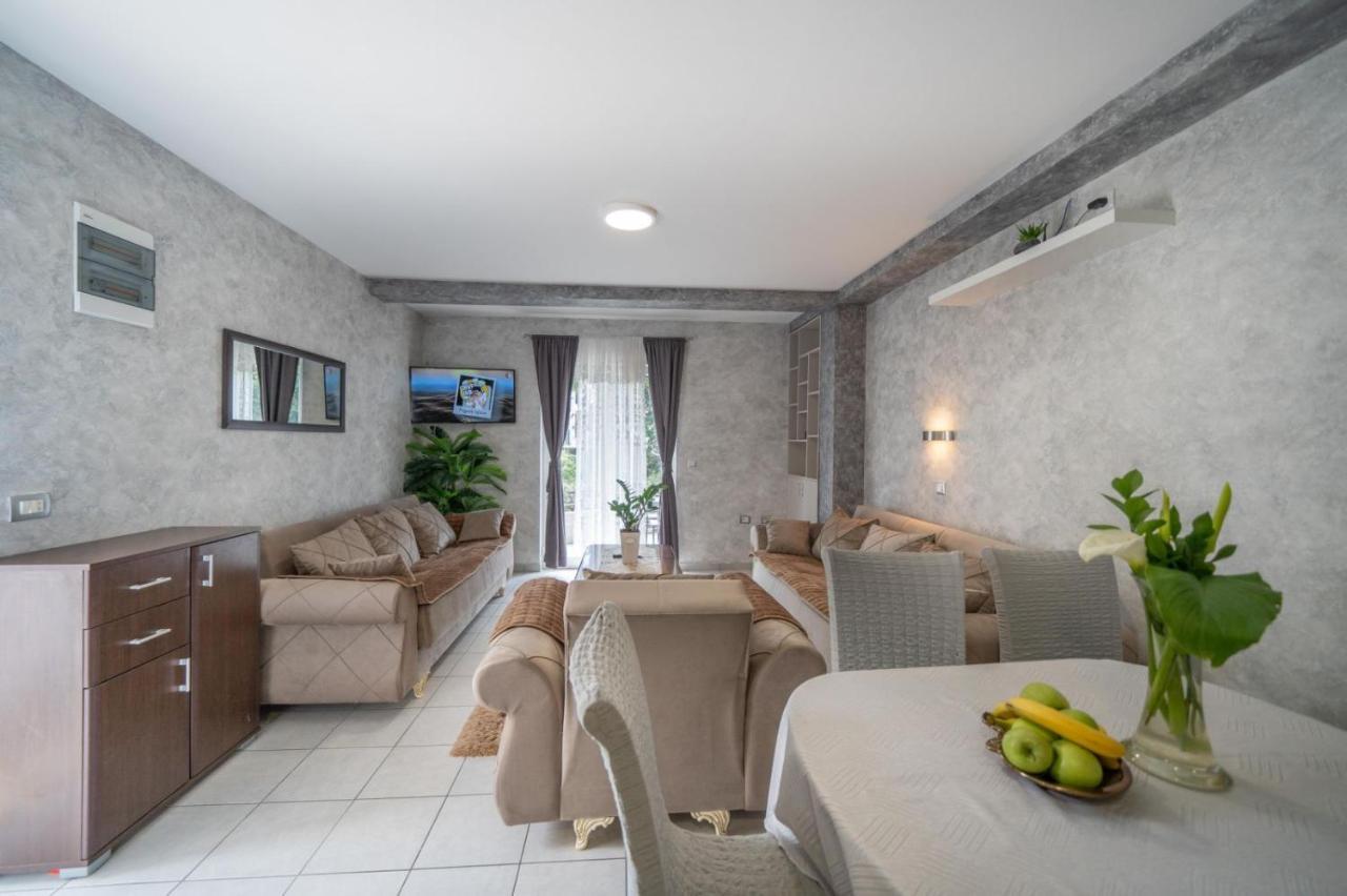 Apartman Anja Risan Zewnętrze zdjęcie