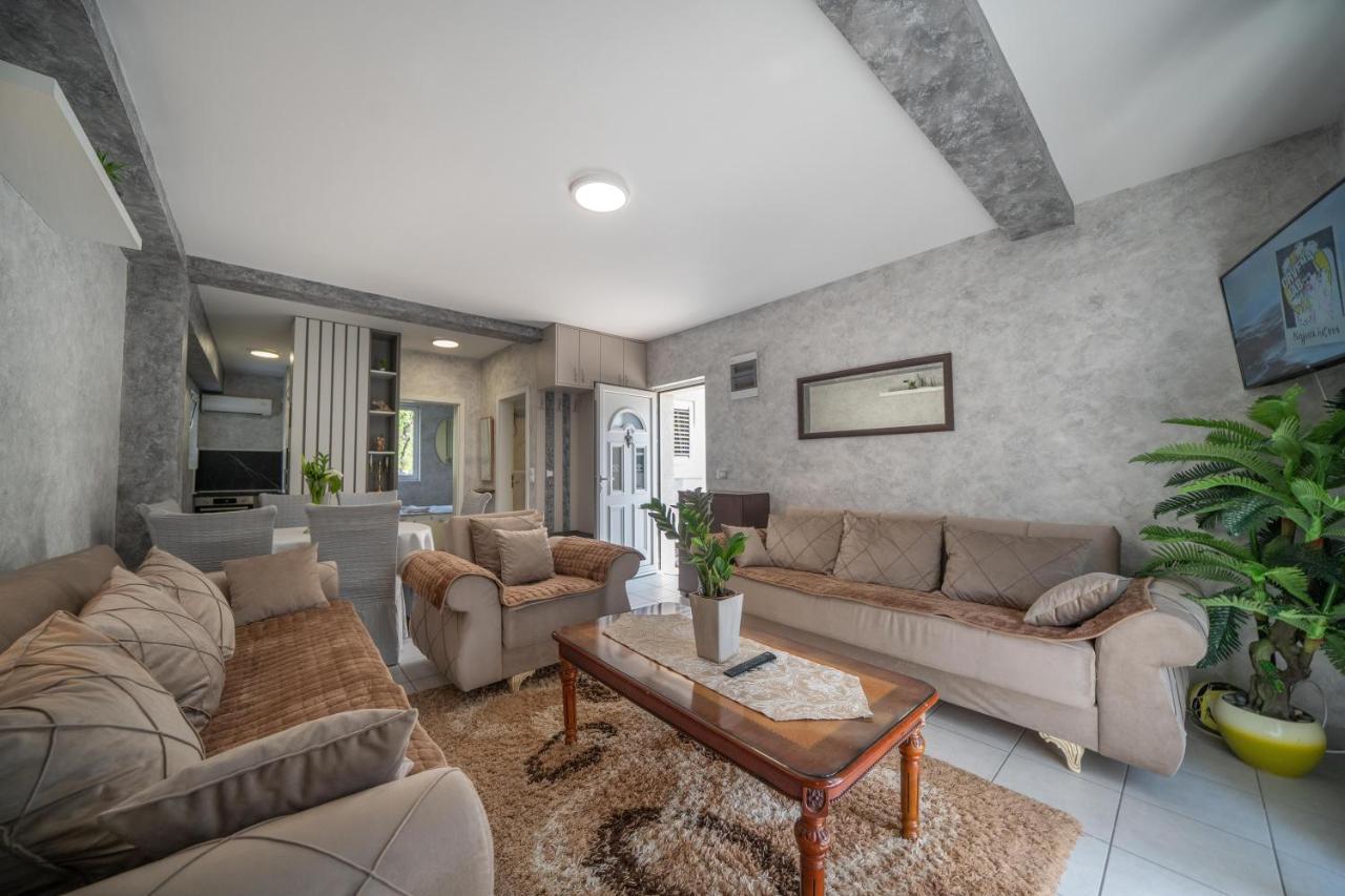 Apartman Anja Risan Zewnętrze zdjęcie