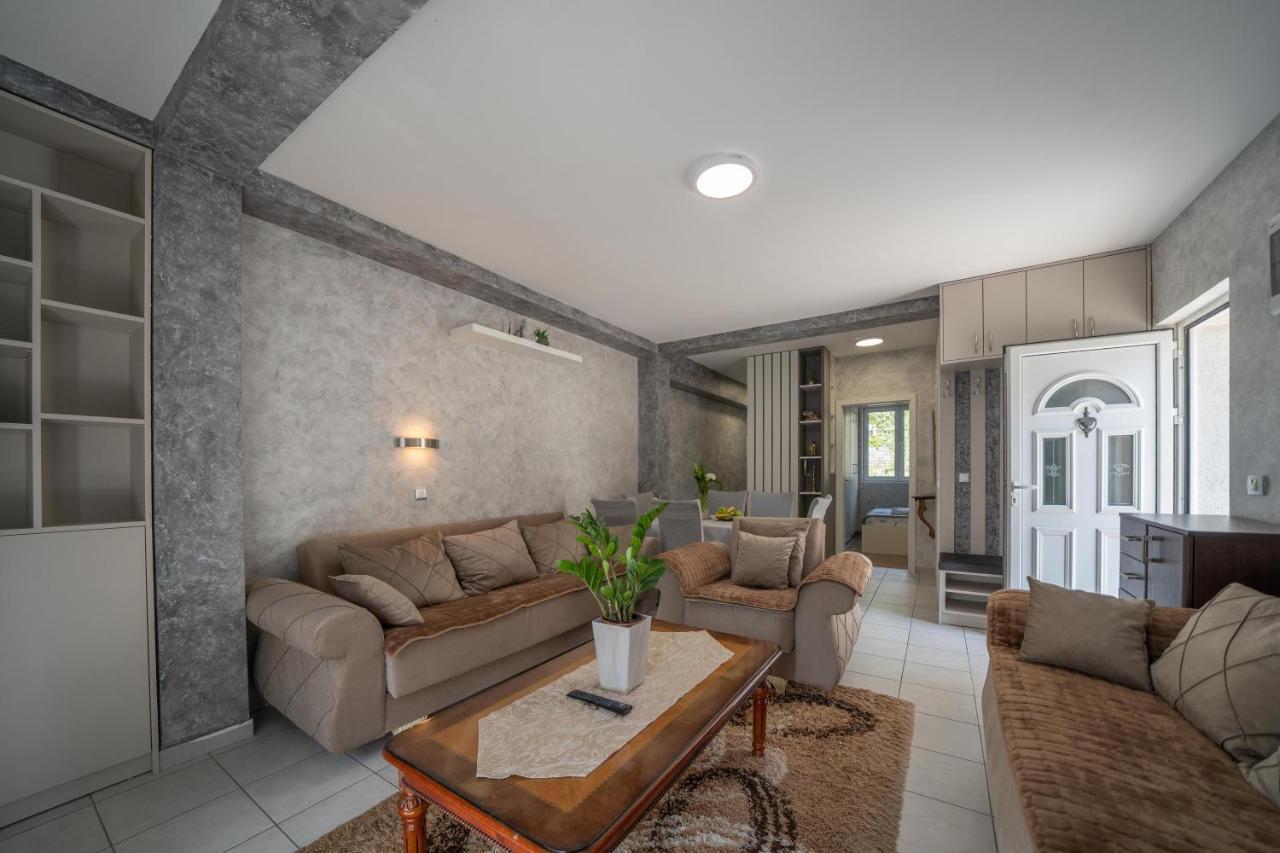 Apartman Anja Risan Zewnętrze zdjęcie